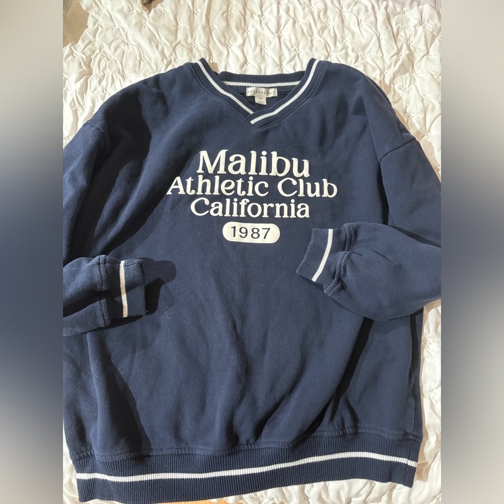 Aeropostale Navy Sweatshirt with White Graphic